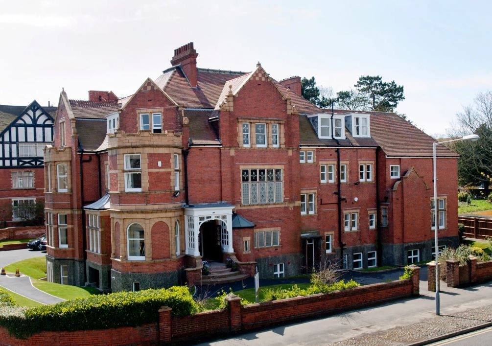 earlscliffe.JPG