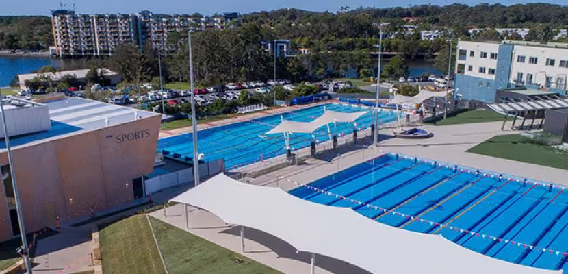 Bond - Swimming Club.avif