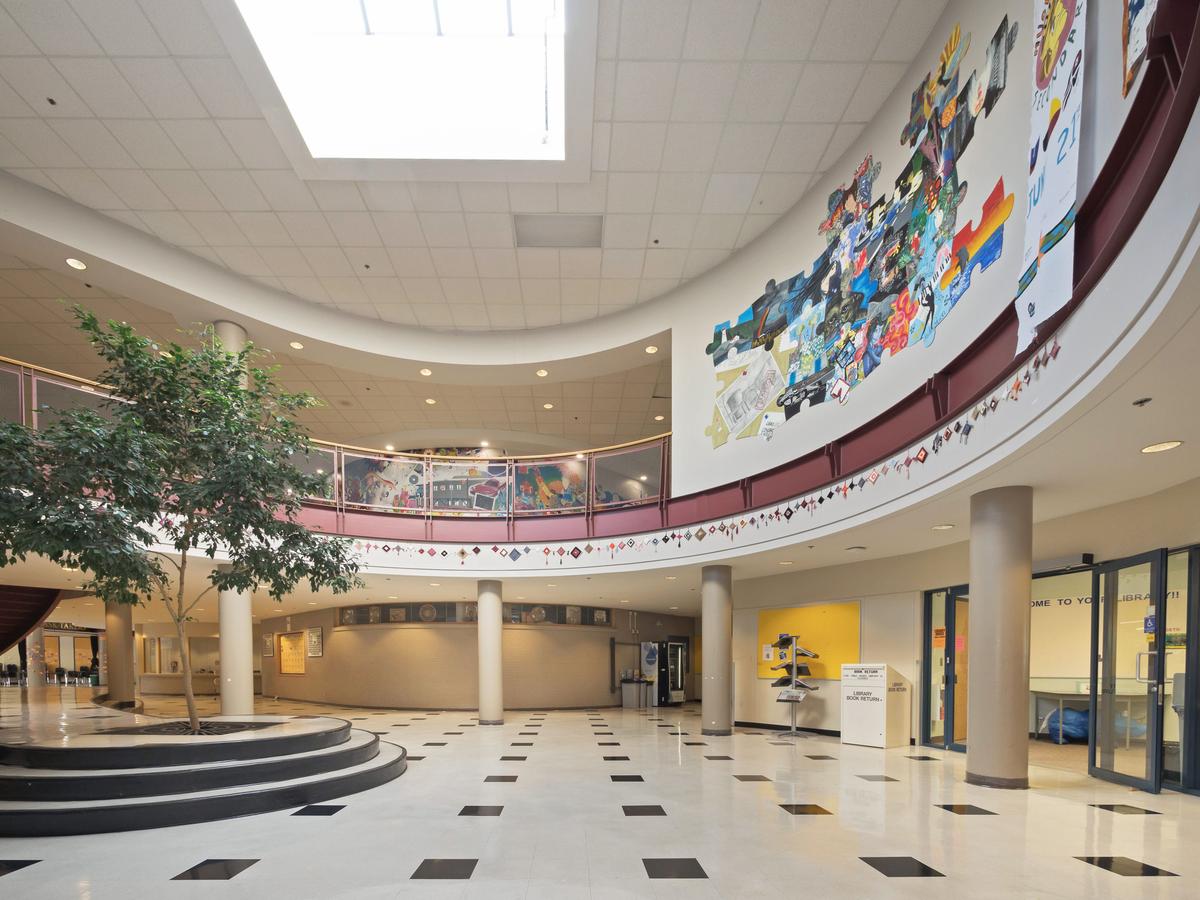 Boyd_foyer copy.jpg