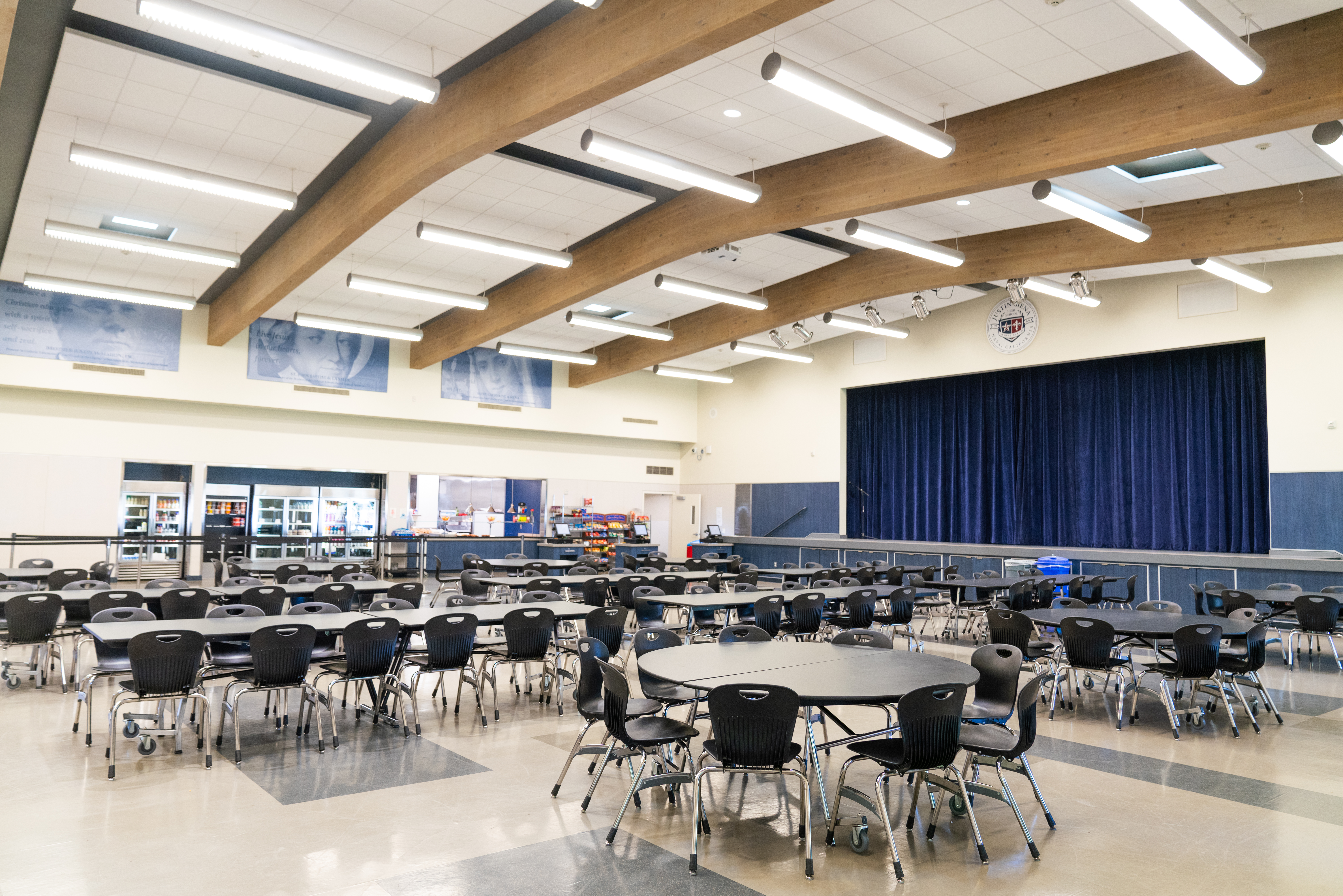 Cafeteria01.jpg