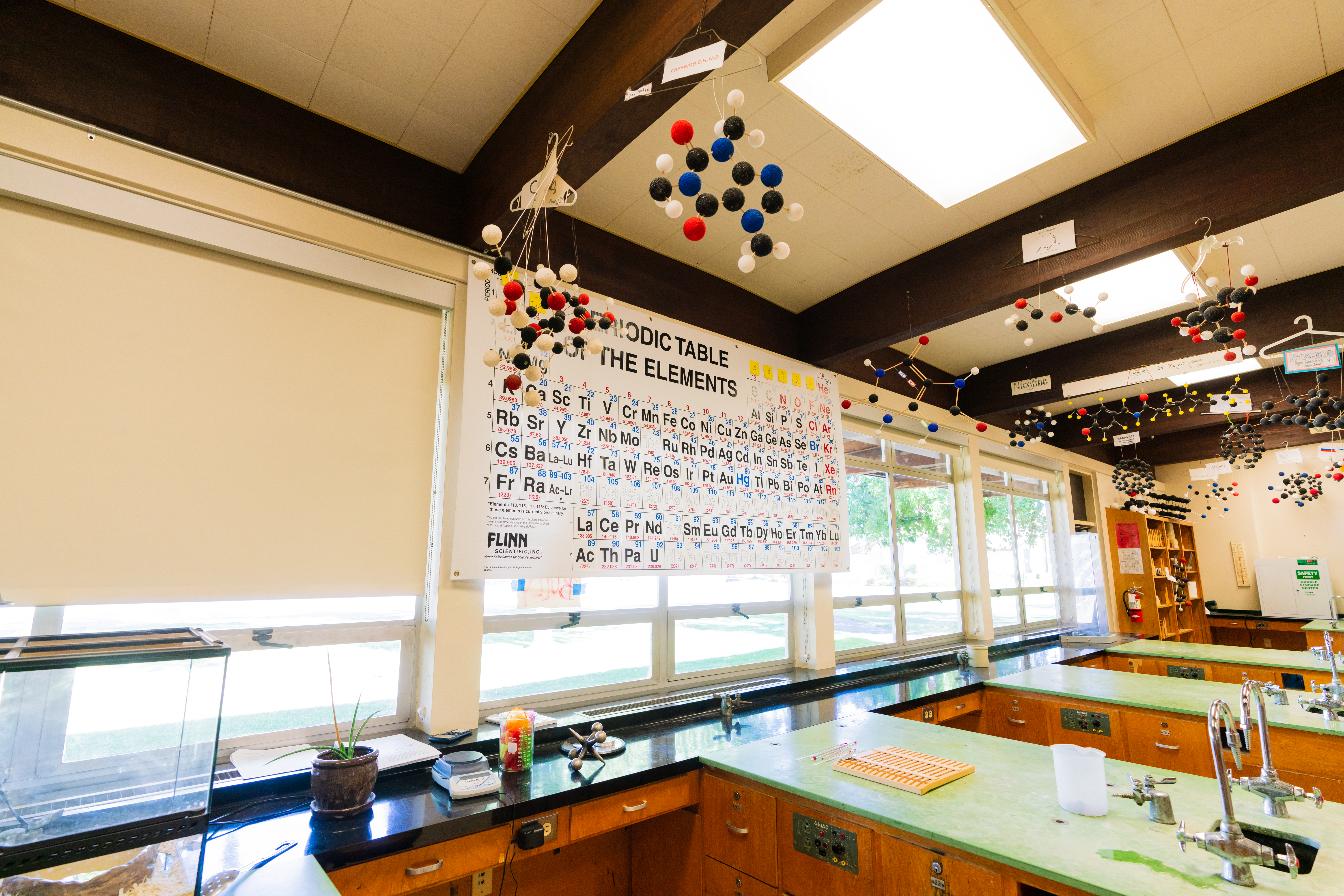 Classroom_Science01.jpg