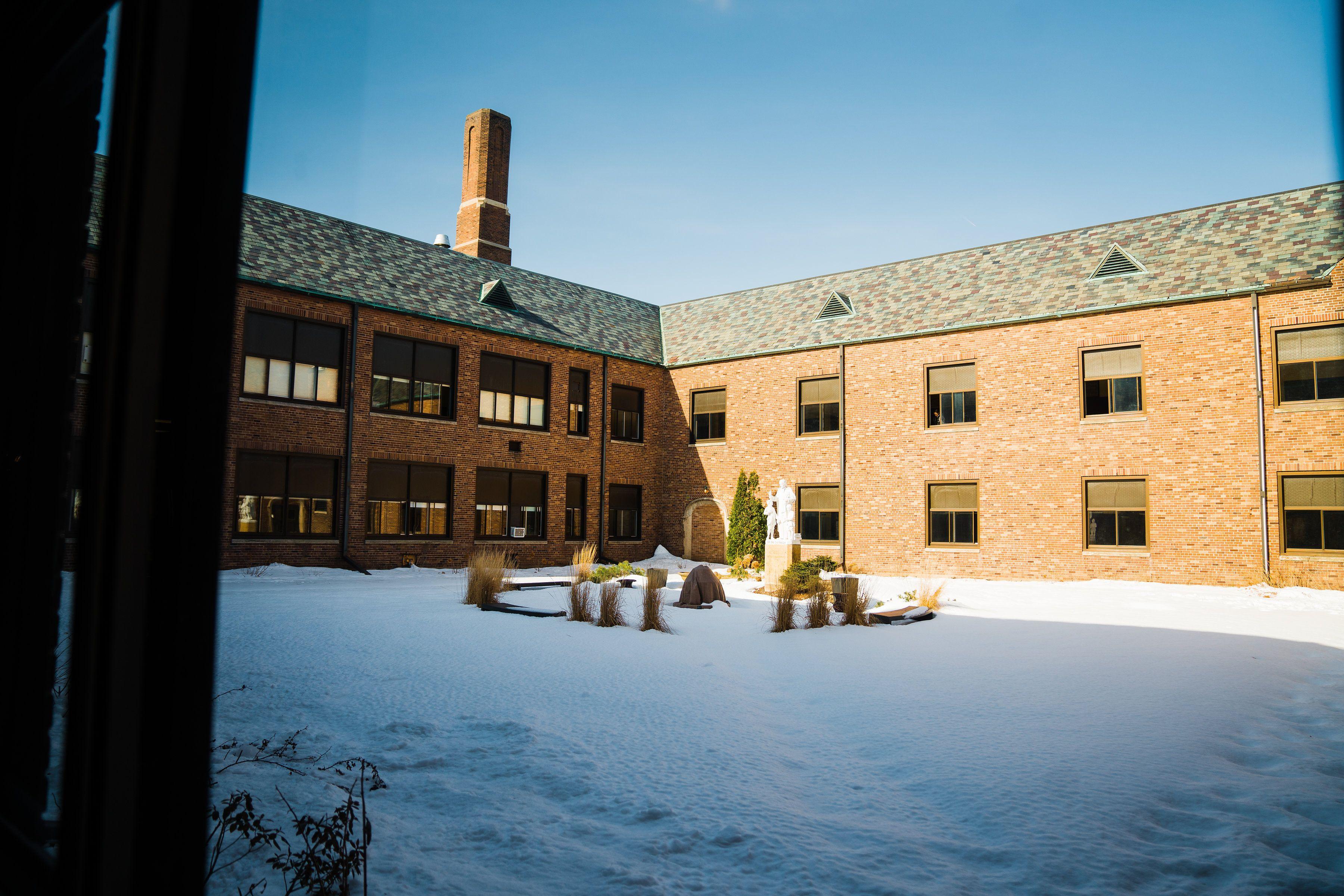 Cretin-Derham Hall - Courtyard01.jpg