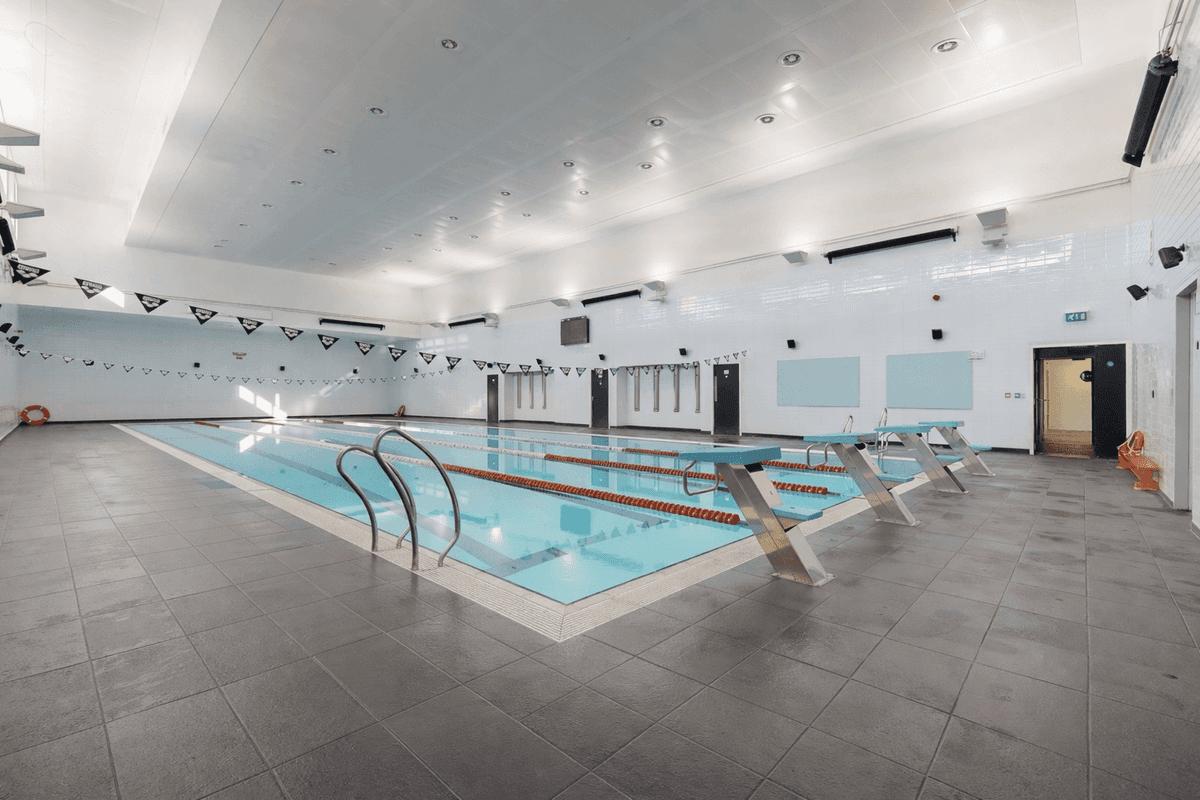 Holland Park - Pool.png