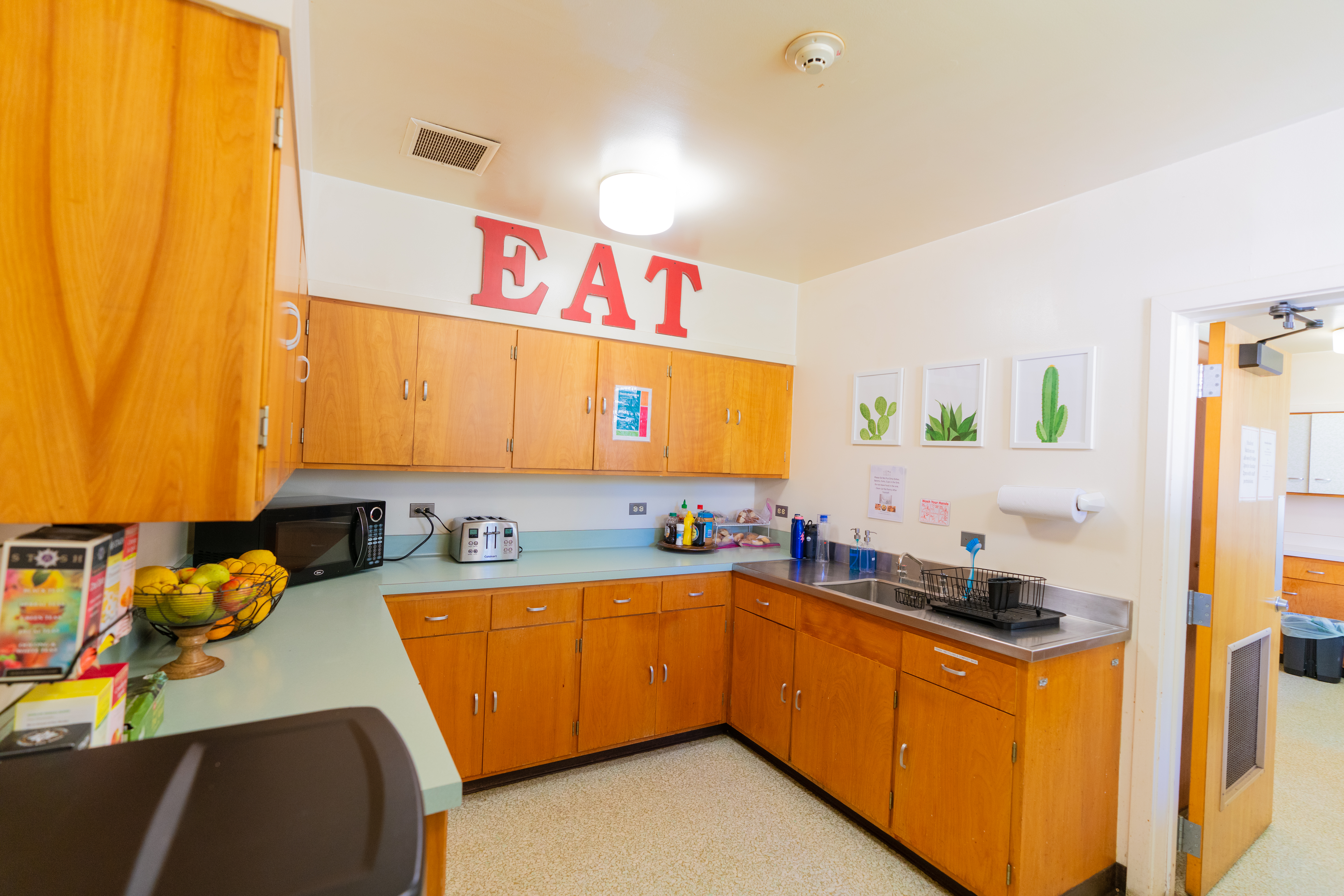 Kitchen02.jpg