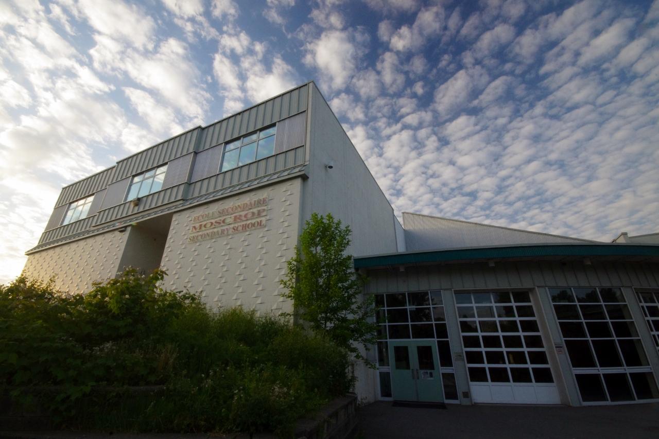 Moscrop entrance.jpg
