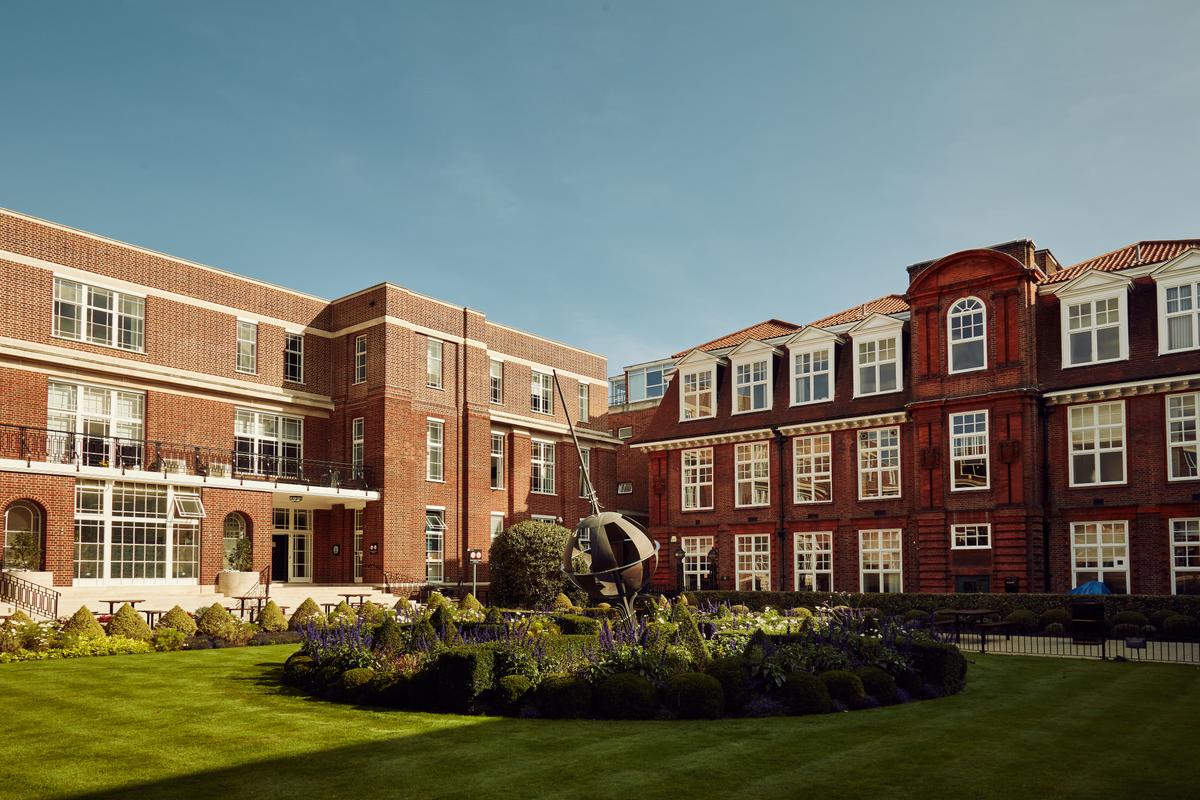 Regent's University London (1).jpg