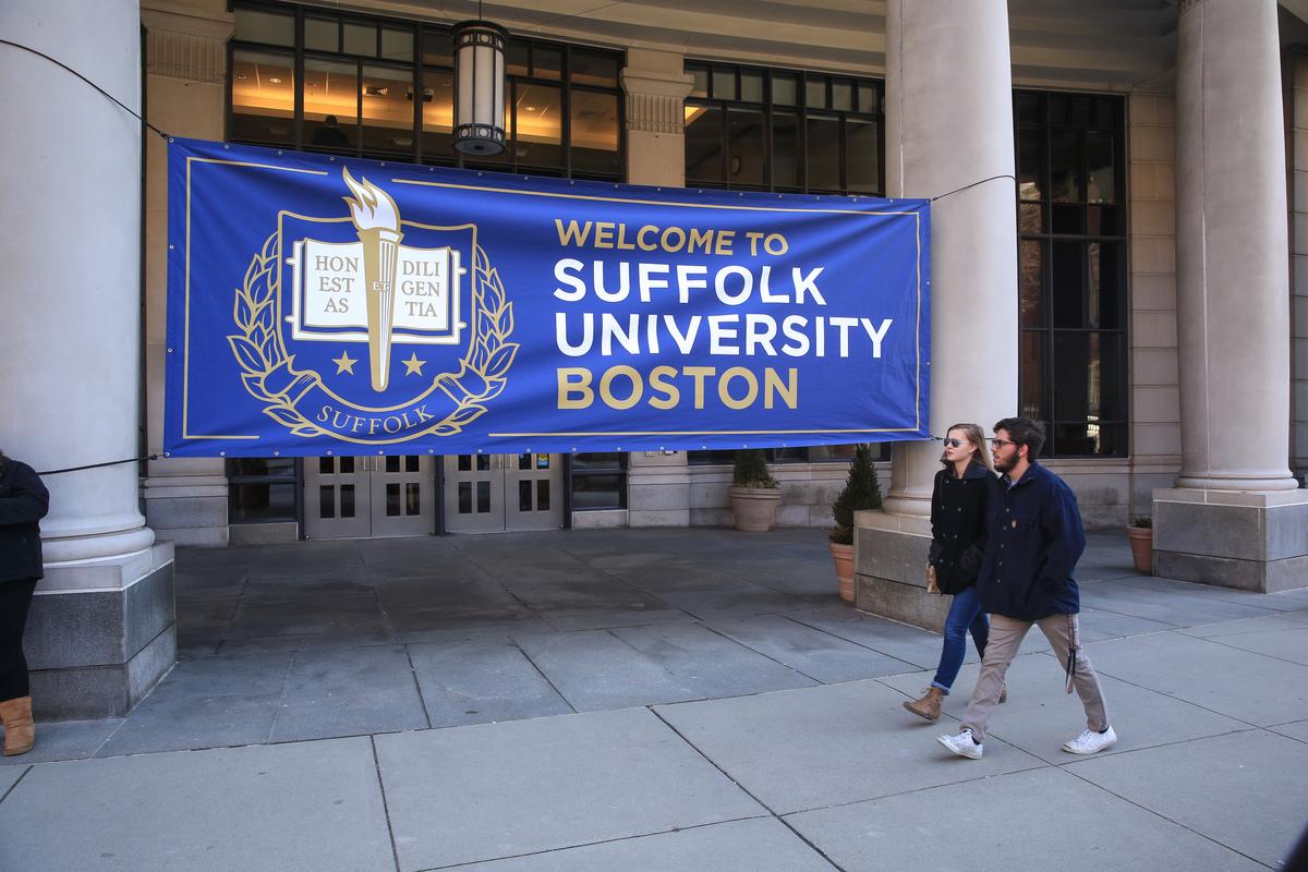 SUF campus with banners_30922.jpg