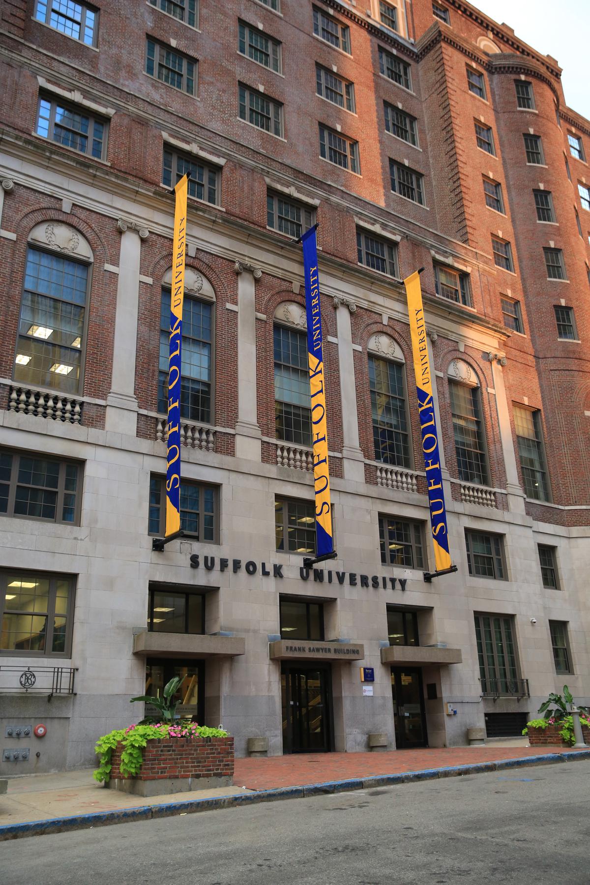 SUF campus with banners_36180.JPG