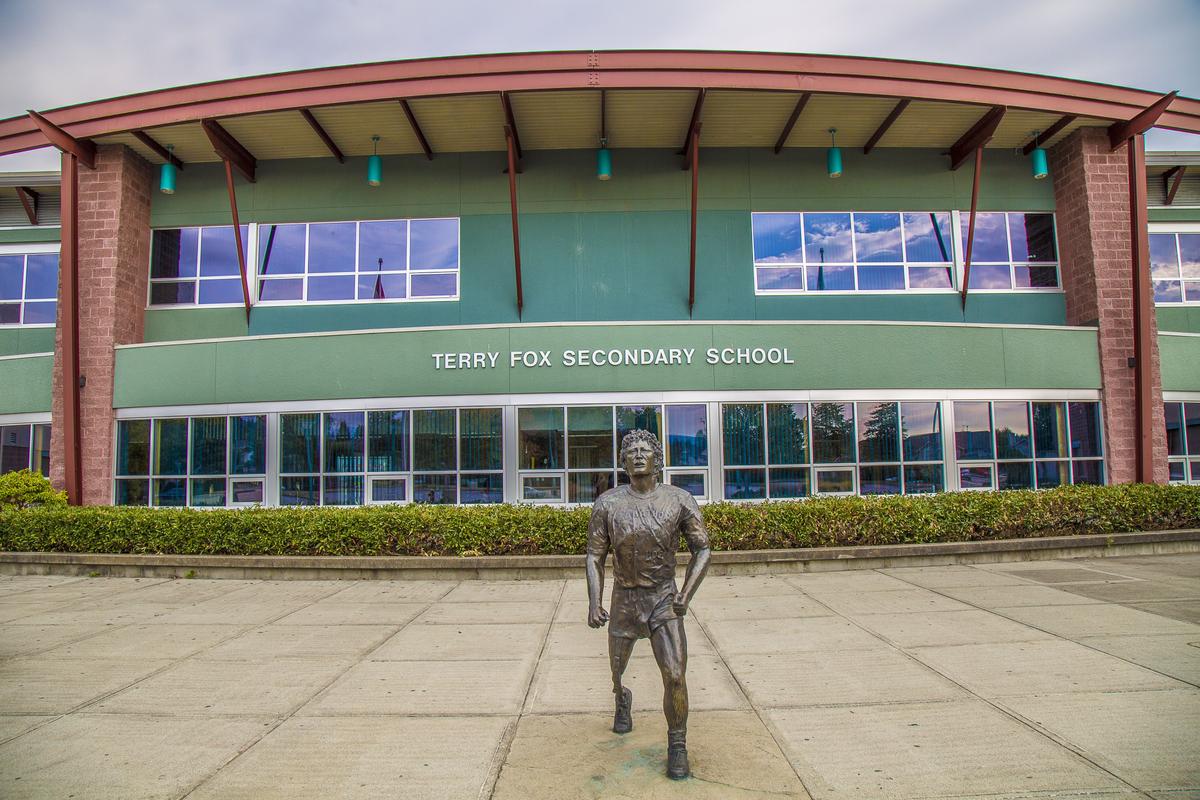 Terry-Fox-ext.2.jpg