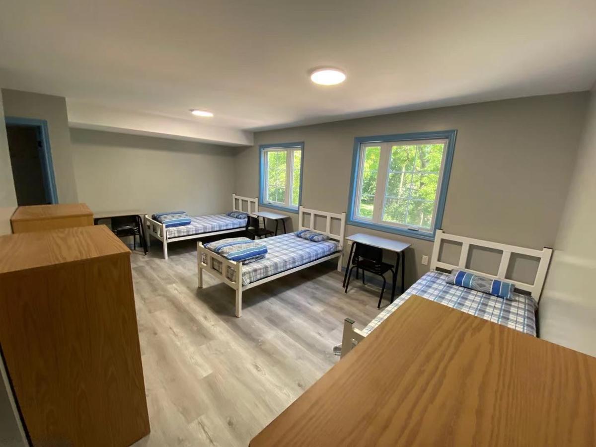 dorm_3beds.jpg