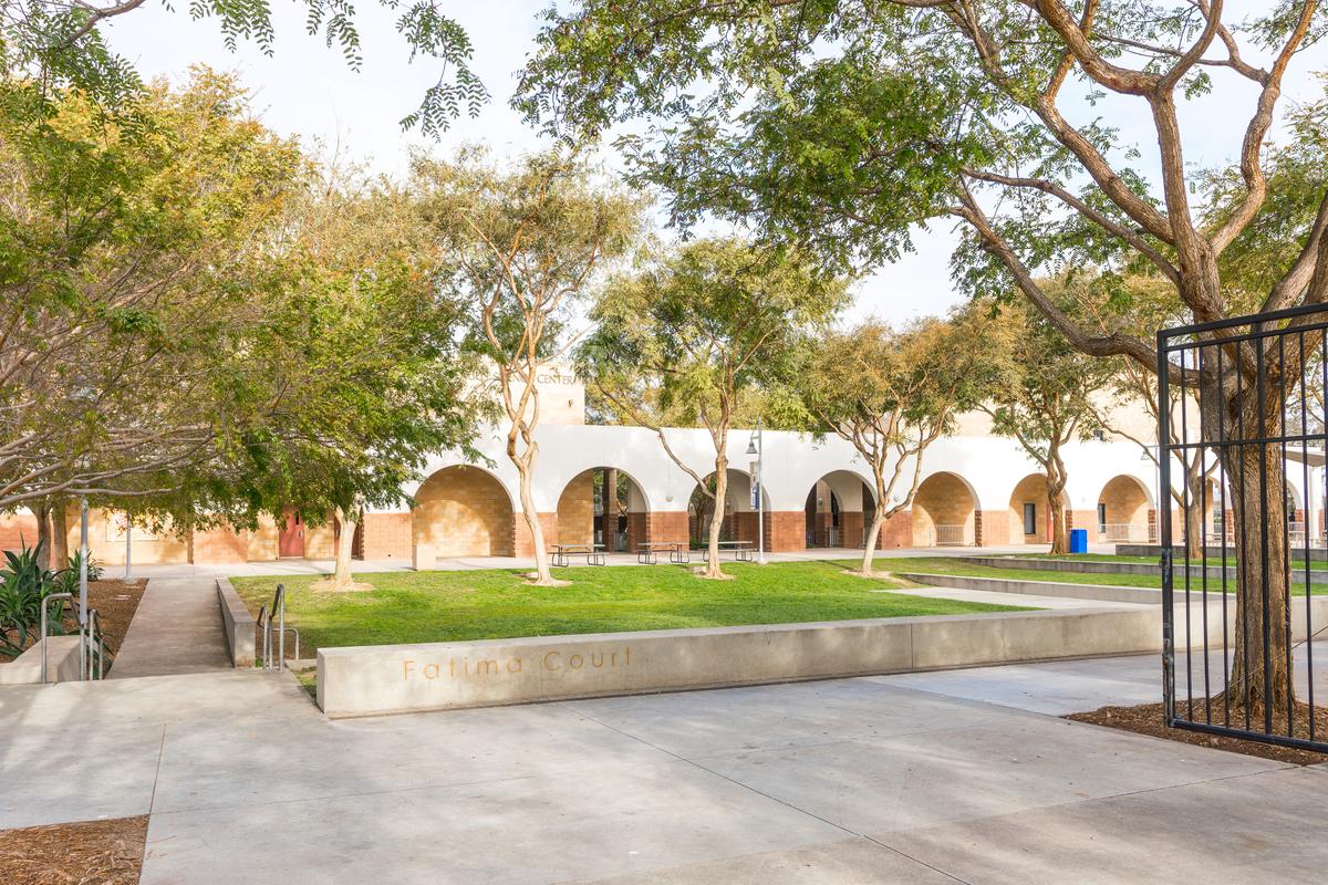 escola Courtyard01.jpg