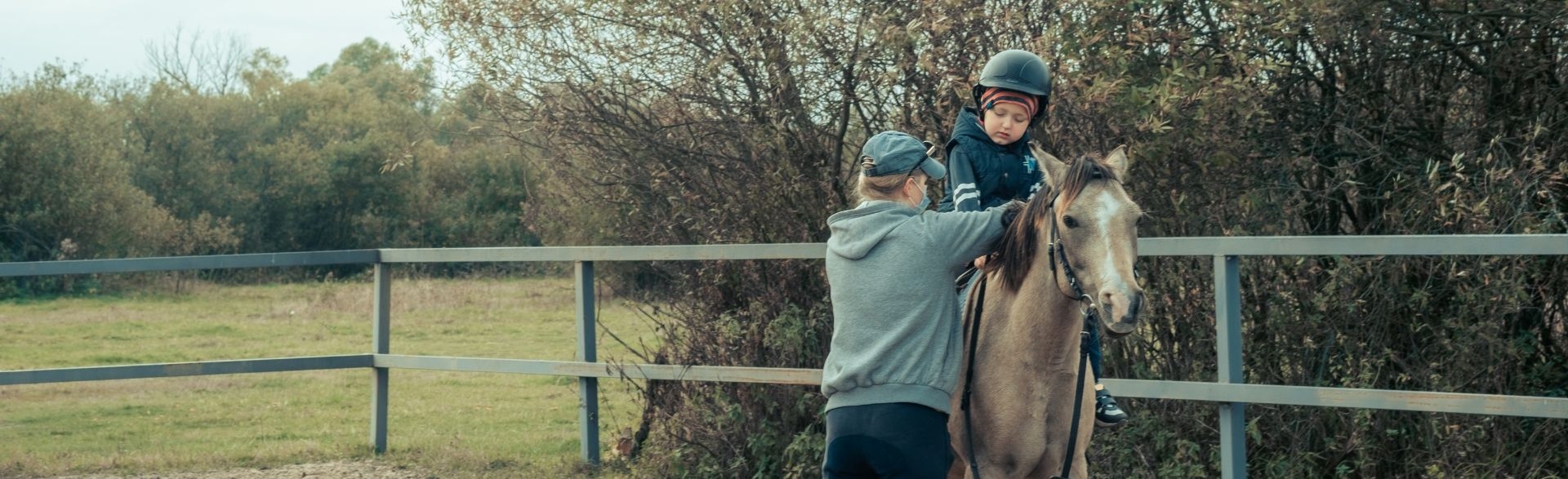 trabalho-voluntario-de-equoterapia-para-criancas-e-adolescentes-na-africa-do-sul (1).jpg